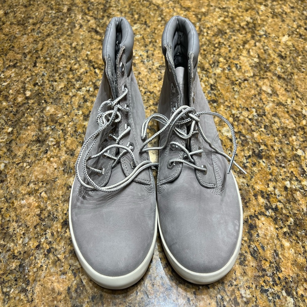 TIMBERLAND WOMENS SIZE 9.5